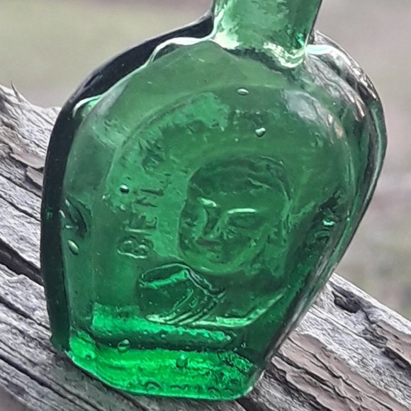 Vintage Glass Bottle with Lid Benjamin Franklin Green Art Glass Dollhouse - Picture 4 of 11